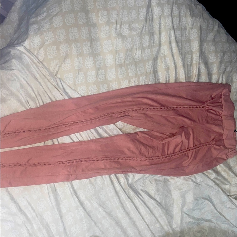 Pink ribboned leggings